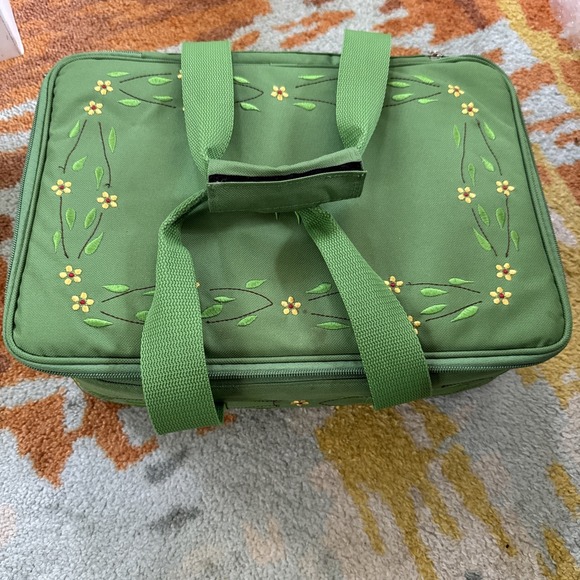 Temp-Tations Other - Temp-tations By Tara Old World Insulated Green Flower Carrier 7 Piece Set